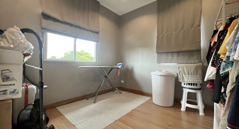 For sale 3 bedrooms house in Suan Luang, Bangkok