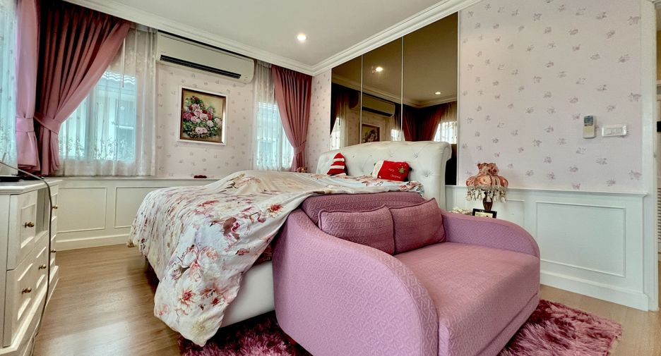 For sale 3 bedrooms house in Suan Luang, Bangkok