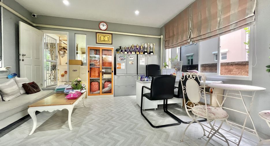 For sale 3 bedrooms house in Suan Luang, Bangkok