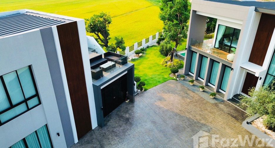 For sale 5 bedrooms villa in Mueang Chiang Rai, Chiang Rai