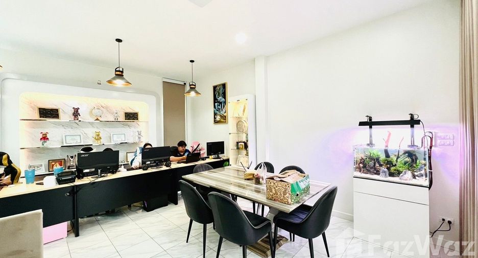 For sale 5 bedrooms villa in Mueang Chiang Rai, Chiang Rai