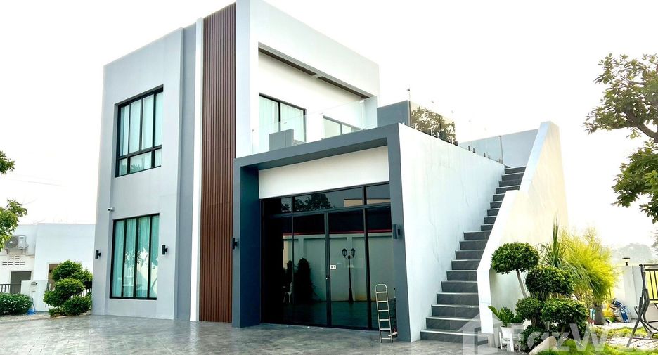 For sale 5 bedrooms villa in Mueang Chiang Rai, Chiang Rai