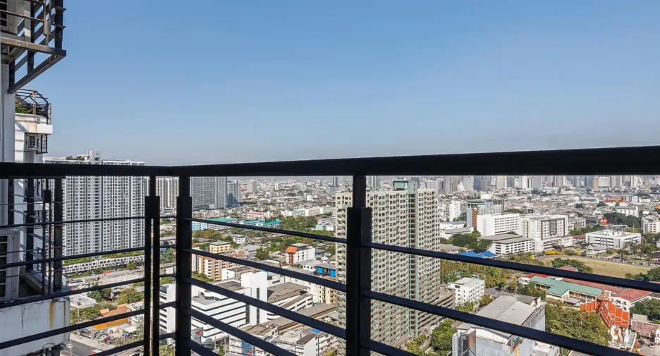 For sale 2 bedrooms condo in Thon Buri, Bangkok
