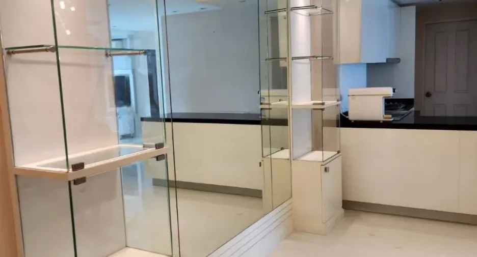 Wohnung zum Kauf und zur Miete mit 2 Zimmer in Huai Khwang, Bangkok