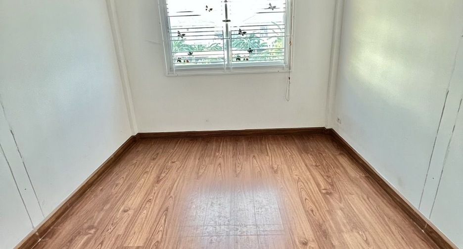 Reihenhaus zum Kauf mit 2 Zimmer in Lam Luk Ka, Pathum Thani