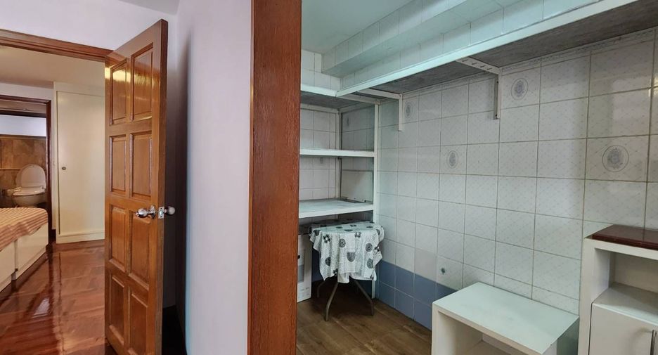 For sale and for rent 2 bedrooms condo in Watthana, Bangkok