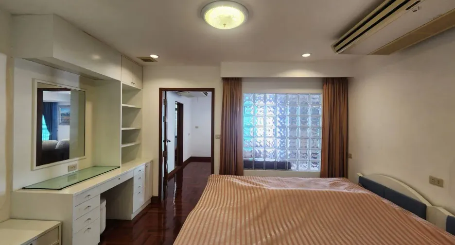 For sale and for rent 2 bedrooms condo in Watthana, Bangkok
