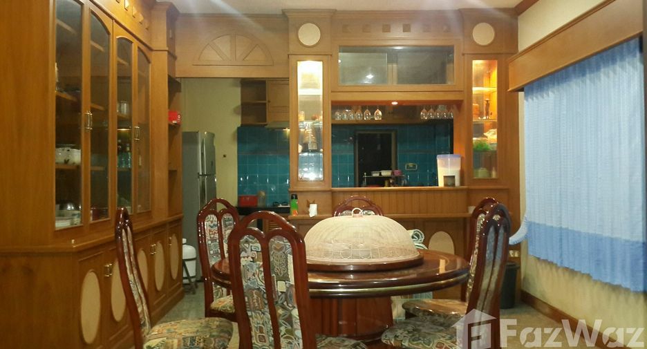 For sale 4 bedrooms house in Mueang Chiang Rai, Chiang Rai