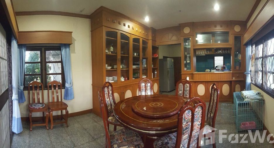 For sale 4 bedrooms house in Mueang Chiang Rai, Chiang Rai