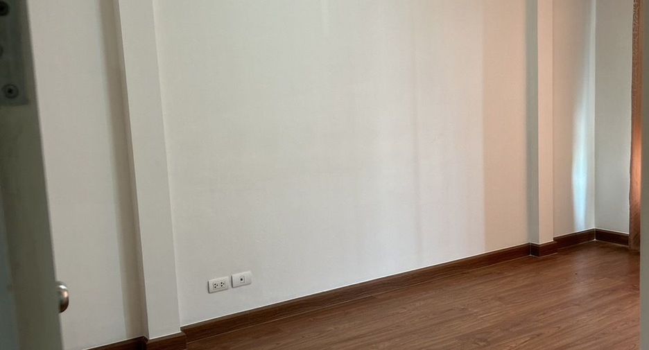 For sale 3 bedrooms townhouse in Bang Bua Thong, Nonthaburi