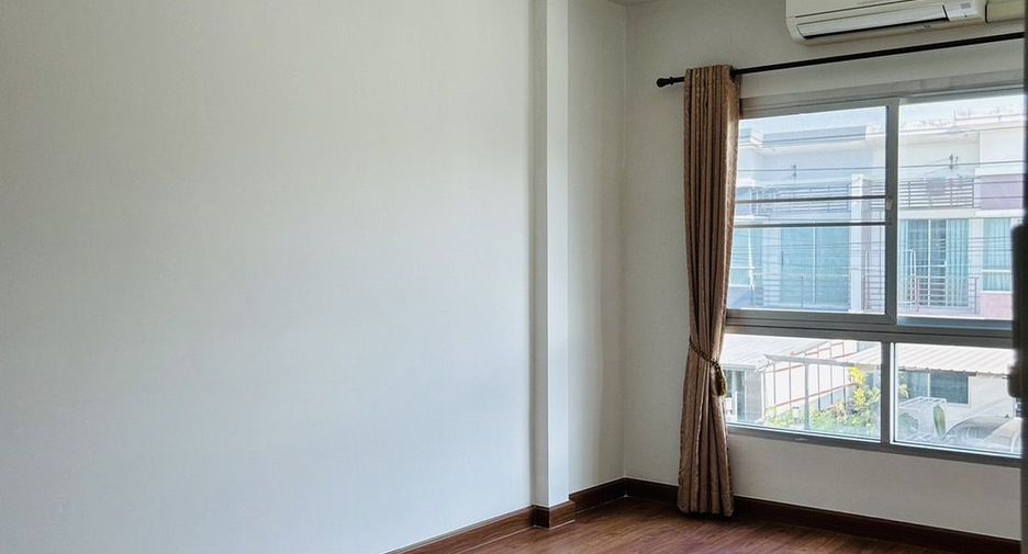 For sale 3 bedrooms townhouse in Bang Bua Thong, Nonthaburi