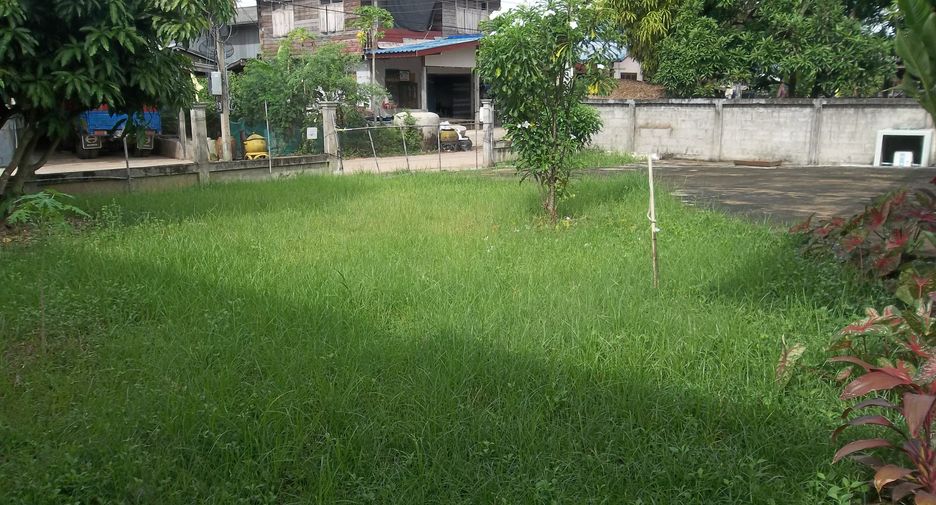 For sale 3 bedrooms house in Huai Mek, Kalasin
