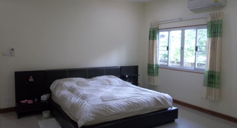 For sale 3 bedrooms house in Huai Mek, Kalasin