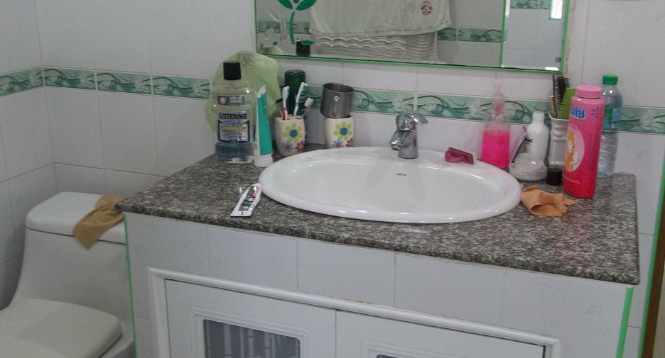 For sale 3 bedrooms house in Huai Mek, Kalasin