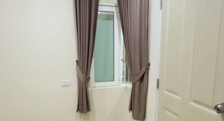 For sale 3 bedrooms townhouse in Mueang Samut Sakhon, Samut Sakhon