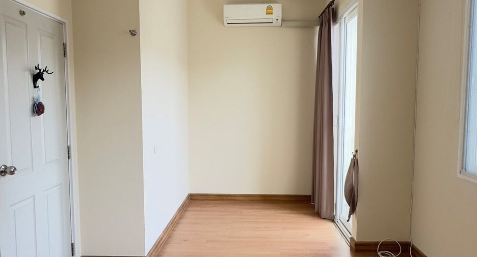 For sale 3 bedrooms townhouse in Mueang Samut Sakhon, Samut Sakhon