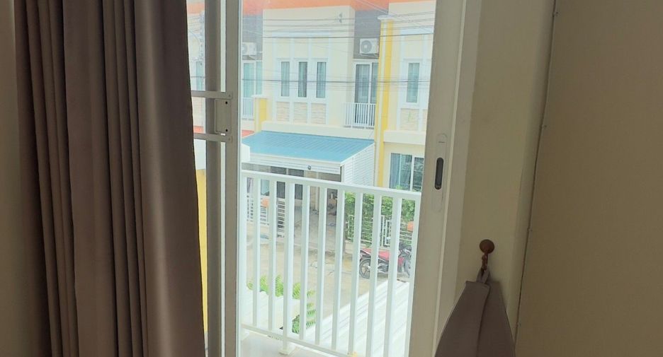 For sale 3 bedrooms townhouse in Mueang Samut Sakhon, Samut Sakhon