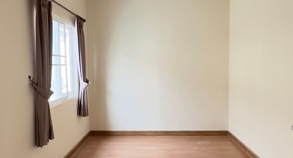 For sale 3 bedrooms townhouse in Mueang Samut Sakhon, Samut Sakhon