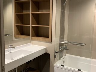 Продажа и аренда 1 кровать кондо в Пхра Кханонг, Бангкок