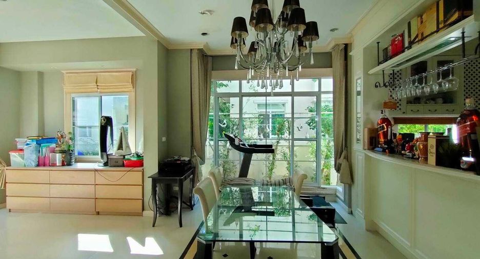 For sale 3 bedrooms house in Phasi Charoen, Bangkok