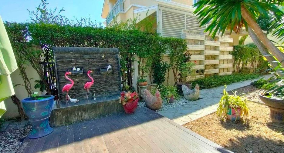 For sale 3 bedrooms house in Phasi Charoen, Bangkok