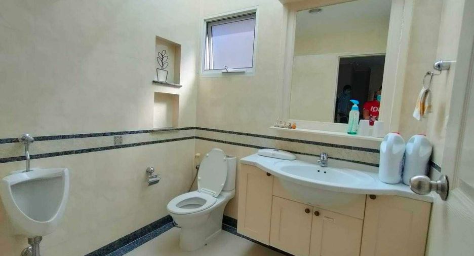 For sale 3 bedrooms house in Phasi Charoen, Bangkok