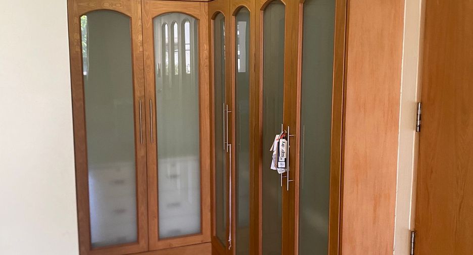 For sale 2 bedrooms condo in Phaya Thai, Bangkok