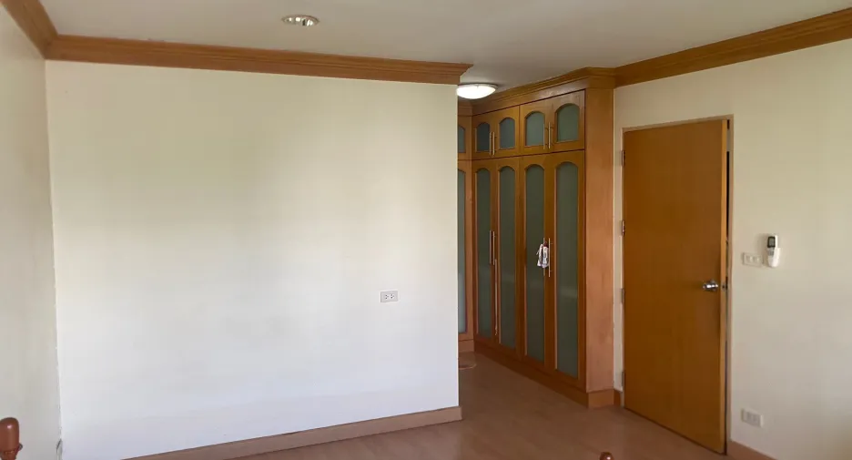 For sale 2 bedrooms condo in Phaya Thai, Bangkok