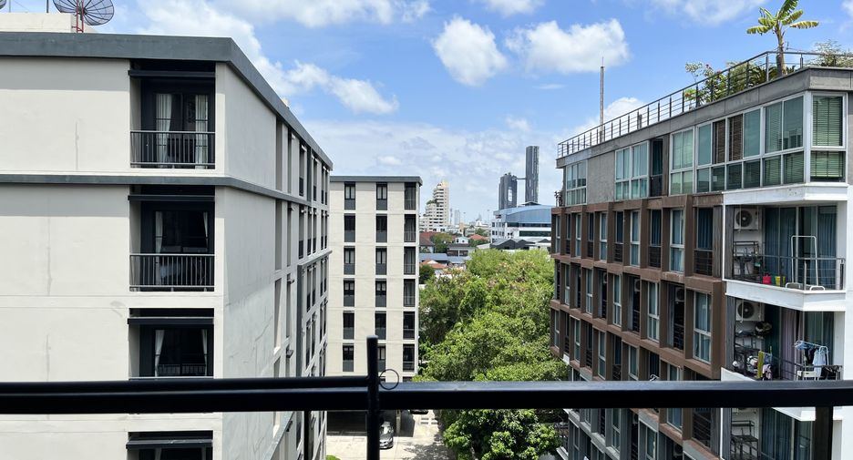 For sale 1 bed condo in Phra Khanong, Bangkok