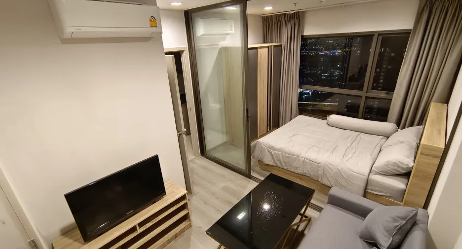 For rent studio condo in Mueang Nonthaburi, Nonthaburi