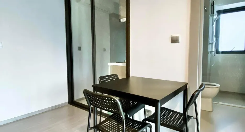 For sale and for rent 2 bedrooms condo in Huai Khwang, Bangkok