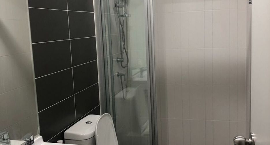 For sale 1 bed condo in Mueang Samut Prakan, Samut Prakan