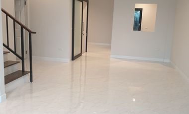 Reihenhaus zum Kauf und zur Miete mit 4 Zimmer in Sam Phran, Nakhon Pathom