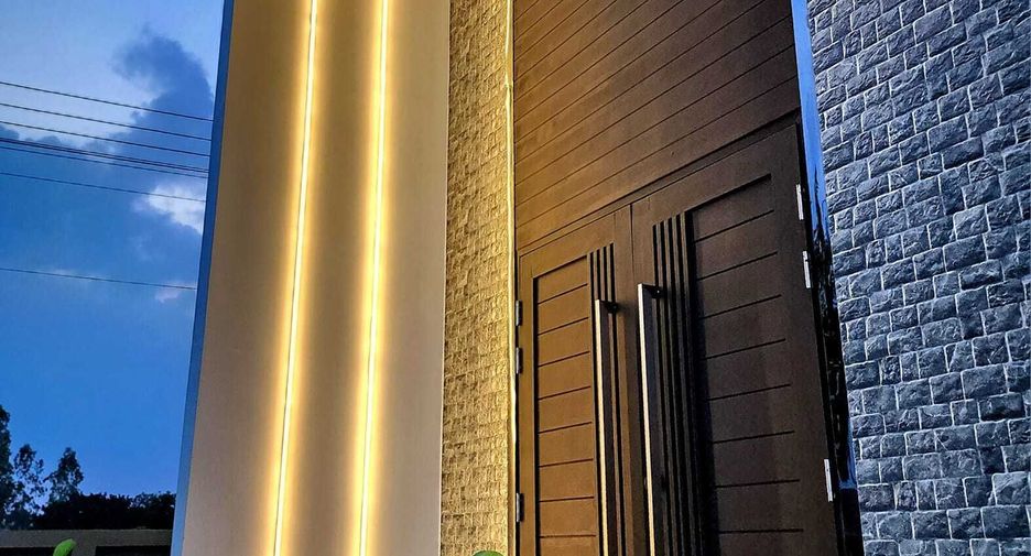 出售 4 卧室 独立屋 在 Mueang Nakhon Pathom, Nakhon Pathom