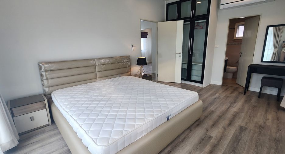 For rent 3 bedrooms house in Mueang Pathum Thani, Pathum Thani