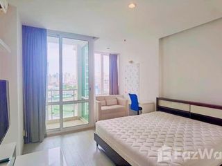 For sale 2 bedrooms condo in Huai Khwang, Bangkok