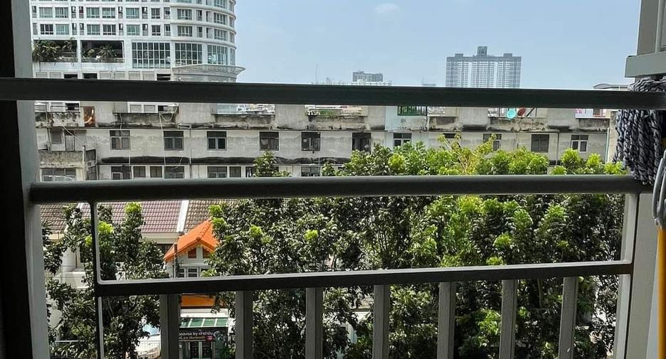 For sale 1 bed condo in Bang Kapi, Bangkok