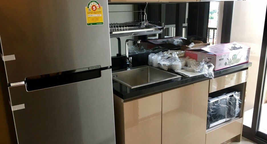 For sale 1 bed condo in Khlong Toei, Bangkok