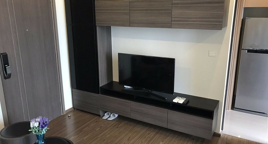 For sale 1 bed condo in Khlong Toei, Bangkok