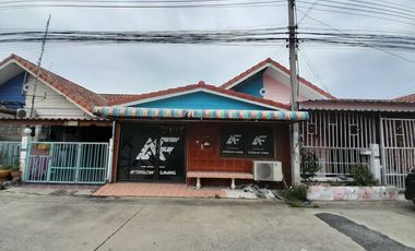 Reihenhaus zum Kauf mit 2 Zimmer in Lat Lum Kaeo, Pathum Thani