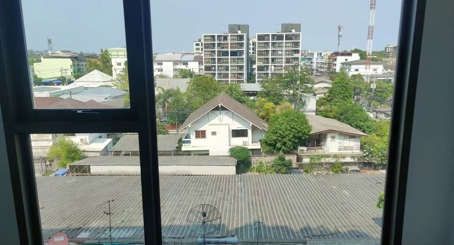 For sale 1 bed apartment in Phra Khanong, Bangkok