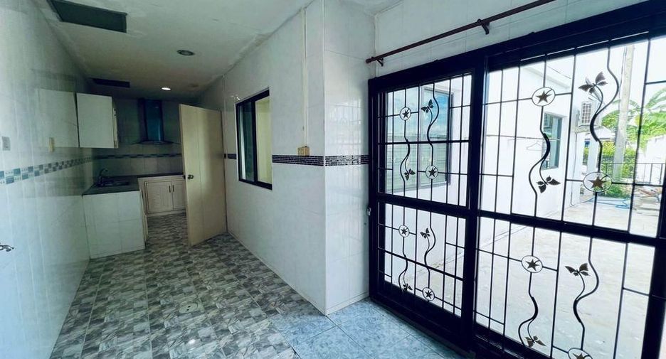 Reihenhaus zur Miete mit 3 Zimmer in Sam Phran, Nakhon Pathom