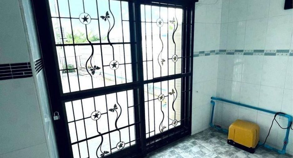 Reihenhaus zur Miete mit 3 Zimmer in Sam Phran, Nakhon Pathom