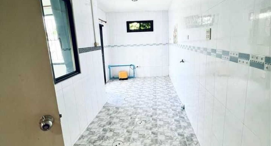 Reihenhaus zur Miete mit 3 Zimmer in Sam Phran, Nakhon Pathom