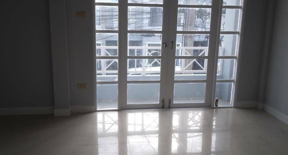 For sale 4 bedrooms townhouse in Bang Bua Thong, Nonthaburi