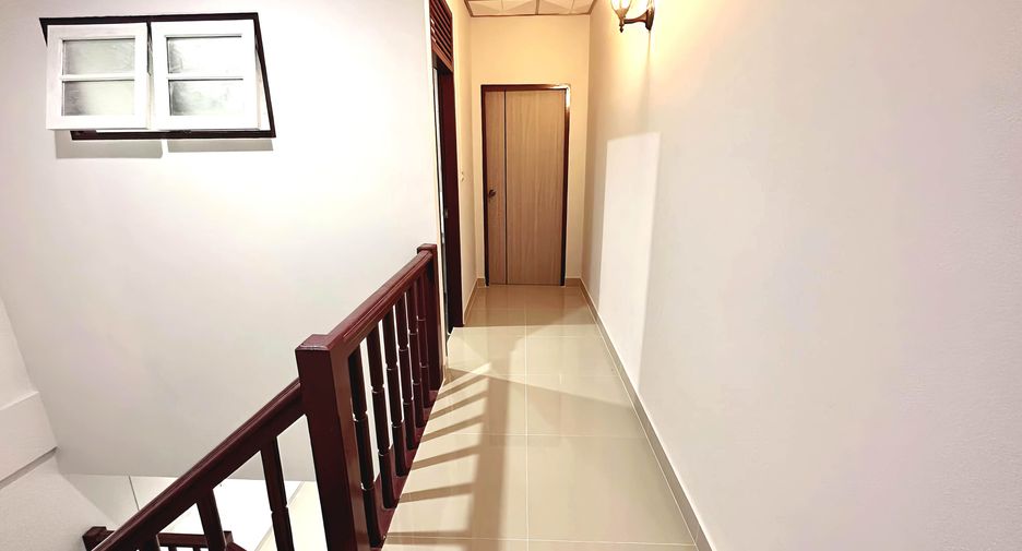 出售 2 卧室 联排别墅 在 Mueang Pathum Thani, Pathum Thani