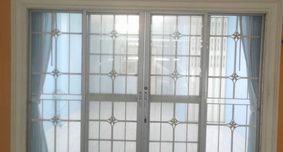 出售 2 卧室 联排别墅 在 Mueang Chon Buri, Chon Buri