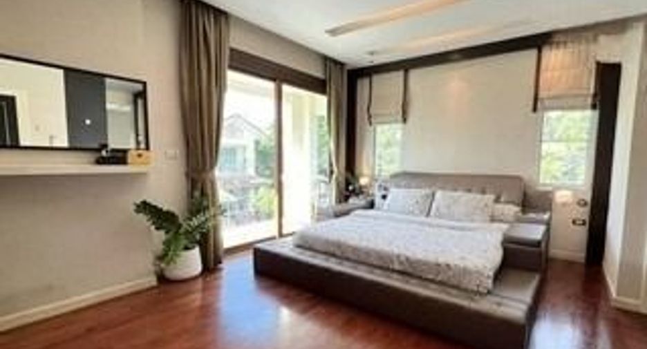 For sale 3 bedrooms house in Khlong Sam Wa, Bangkok
