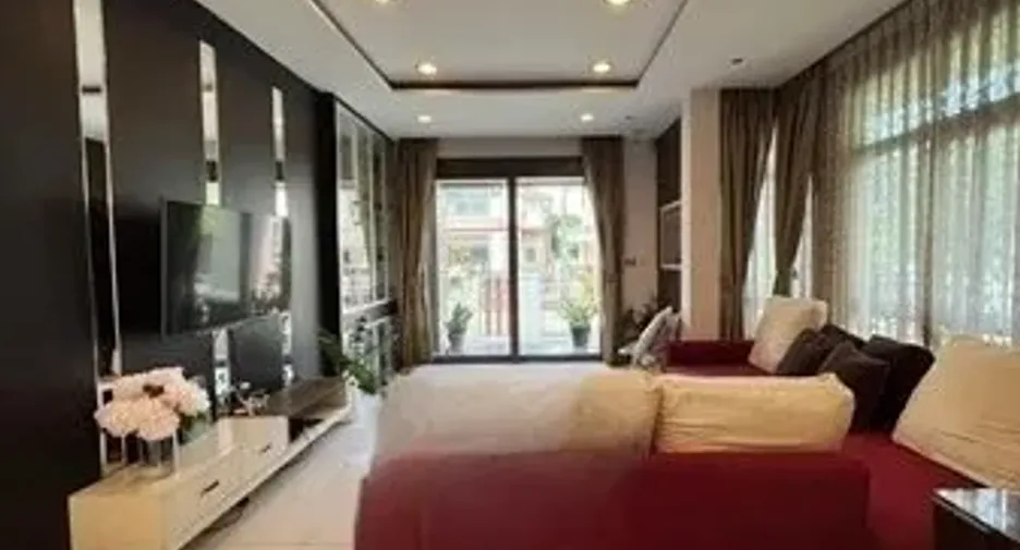 For sale 3 bedrooms house in Khlong Sam Wa, Bangkok