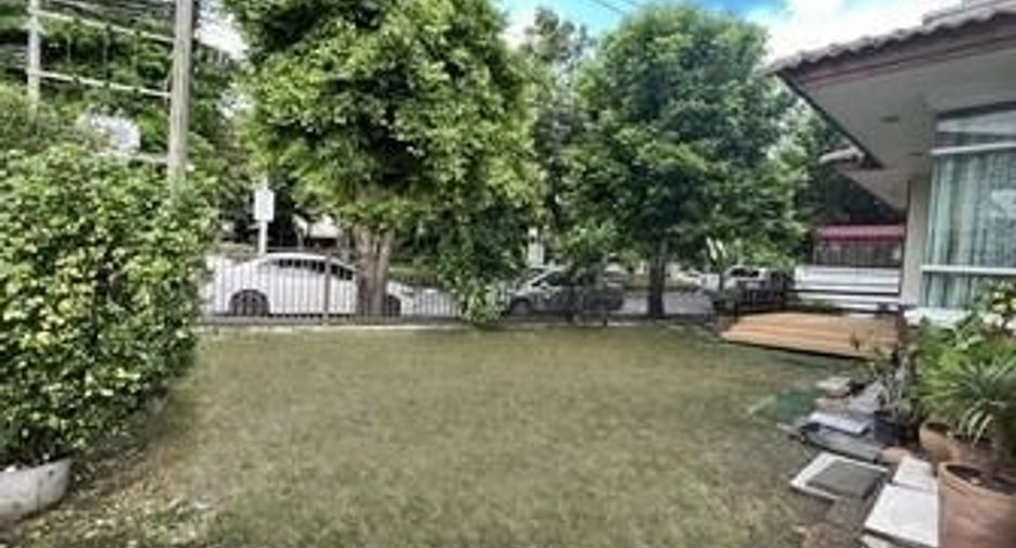 For sale 3 bedrooms house in Khlong Sam Wa, Bangkok